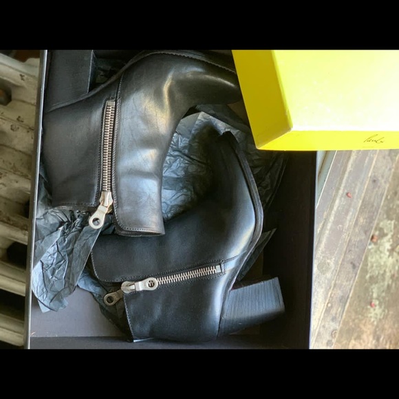 Vintage Paul Smith boots (near new) bought in UK. - Picture 4 of 8